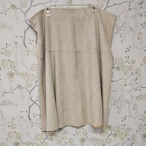 Elegant Beige Women's Skirt SIZE 22/24W